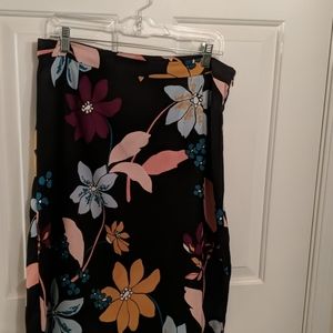 Printed skirt, never worn